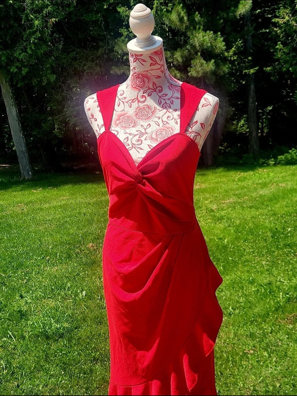 Red High-Low Twist Front Ruffle Dress - Picture 3 of 9